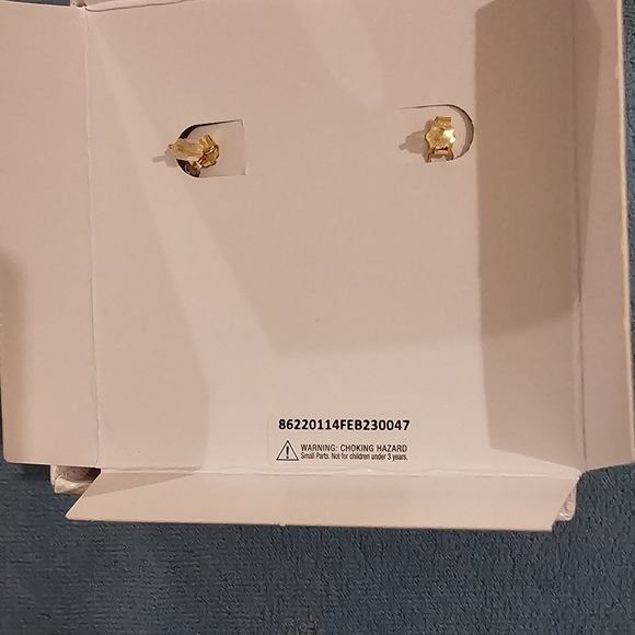 Hello Kitty gold plated over sterling, dangling earrings NIB *Price is firm* - Picture 4 of 9